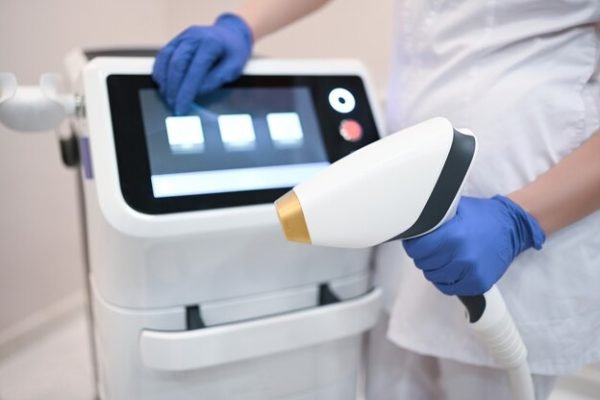 apparatus-laser-hair-removal-hands-beautician-cosmetologist-medical-gloves-epilation-spa-concept_124463-690